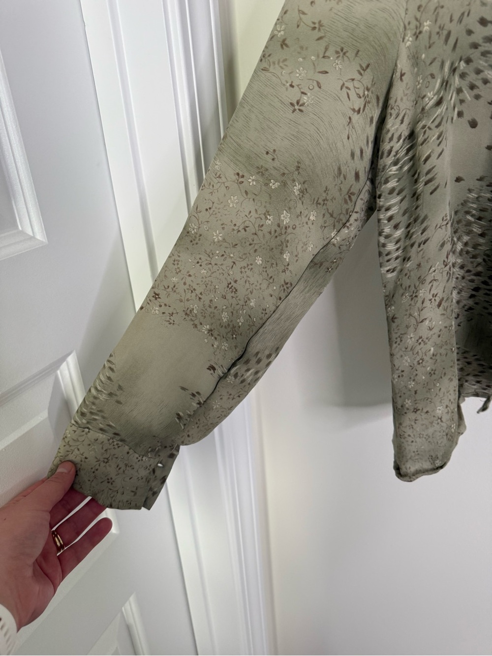 Vintage Saks 100% Silk Floral Cottagecore Green Patterned Tie Neck Blouse Large - Picture 4 of 9